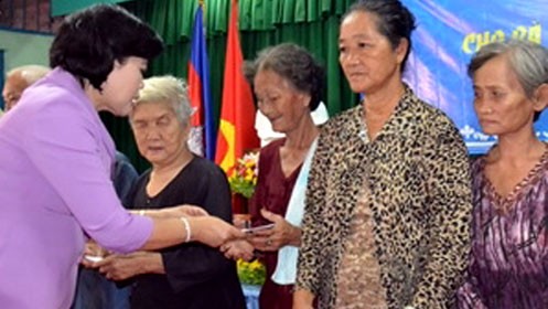Chol Chnam Thmay new year gathering of Khmer people - ảnh 1